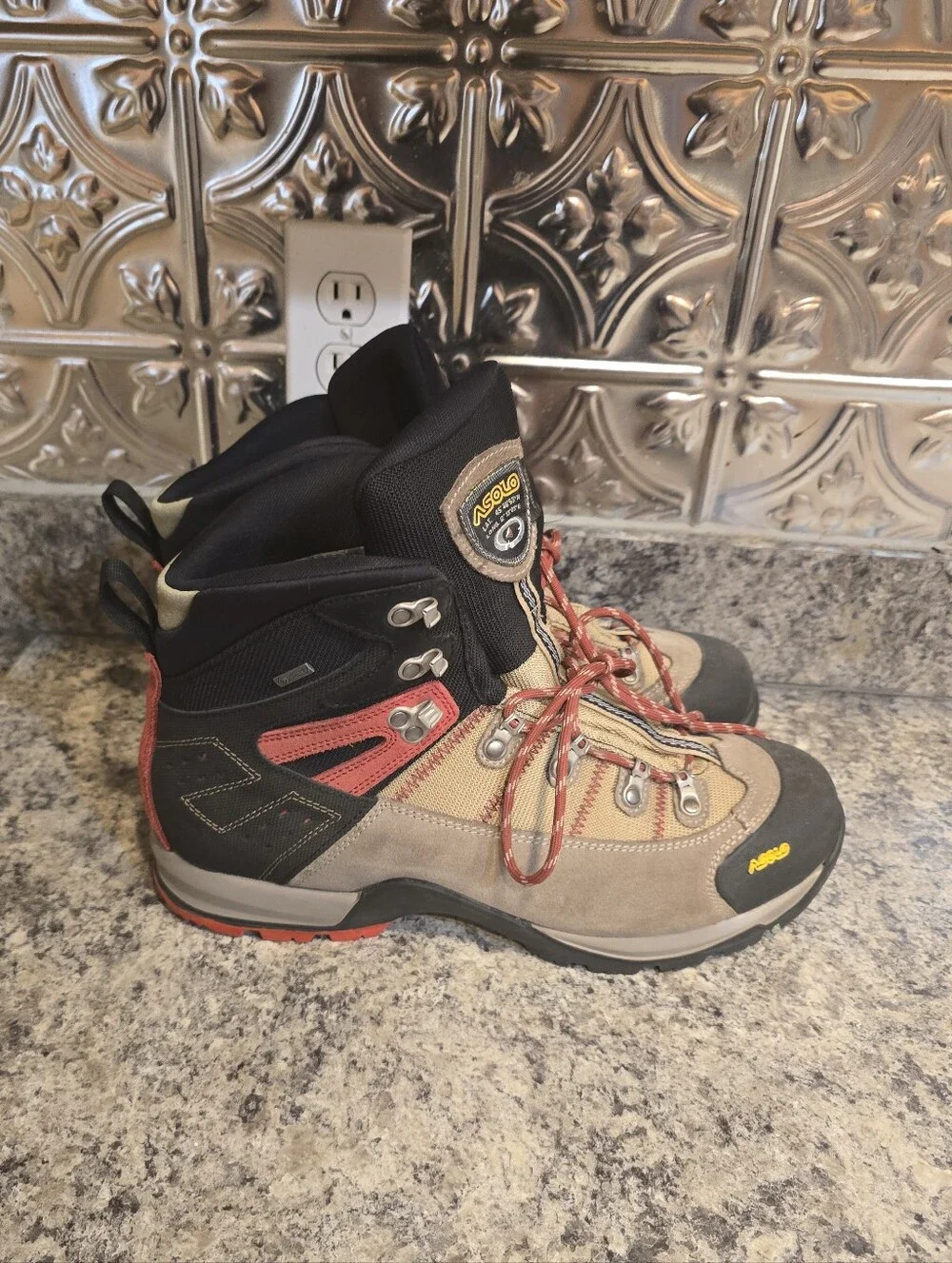 Asolo men fugitive